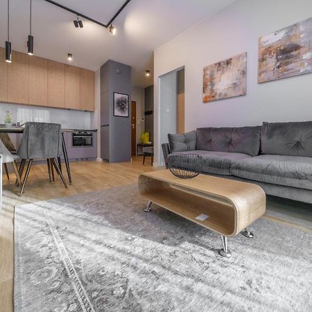 Bright And Charming- Golden Apartments- City Center&S18 Warschau Exterior foto