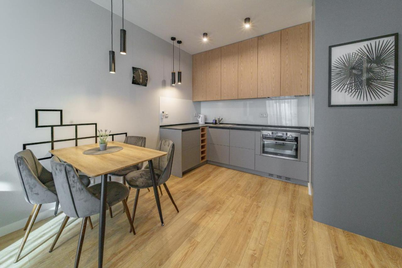 Bright And Charming- Golden Apartments- City Center&S18 Warschau Exterior foto